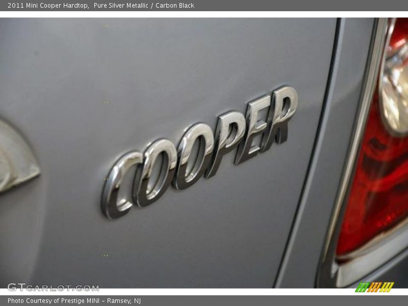 Pure Silver Metallic / Carbon Black 2011 Mini Cooper Hardtop
