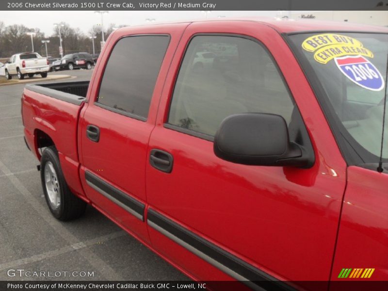 Victory Red / Medium Gray 2006 Chevrolet Silverado 1500 LT Crew Cab