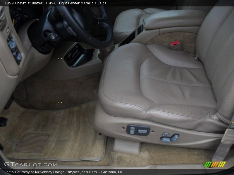 Light Pewter Metallic / Beige 1999 Chevrolet Blazer LT 4x4
