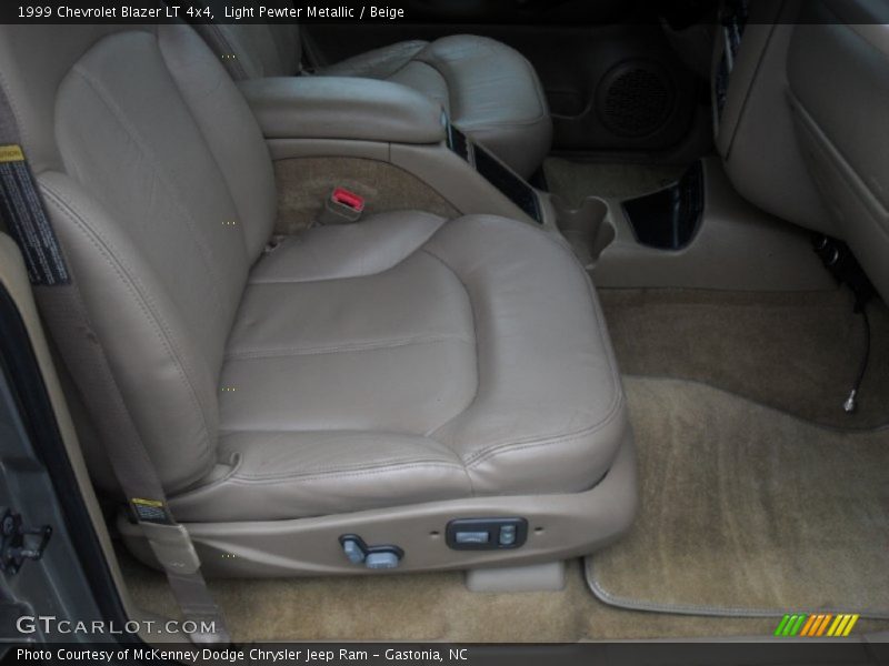 Light Pewter Metallic / Beige 1999 Chevrolet Blazer LT 4x4