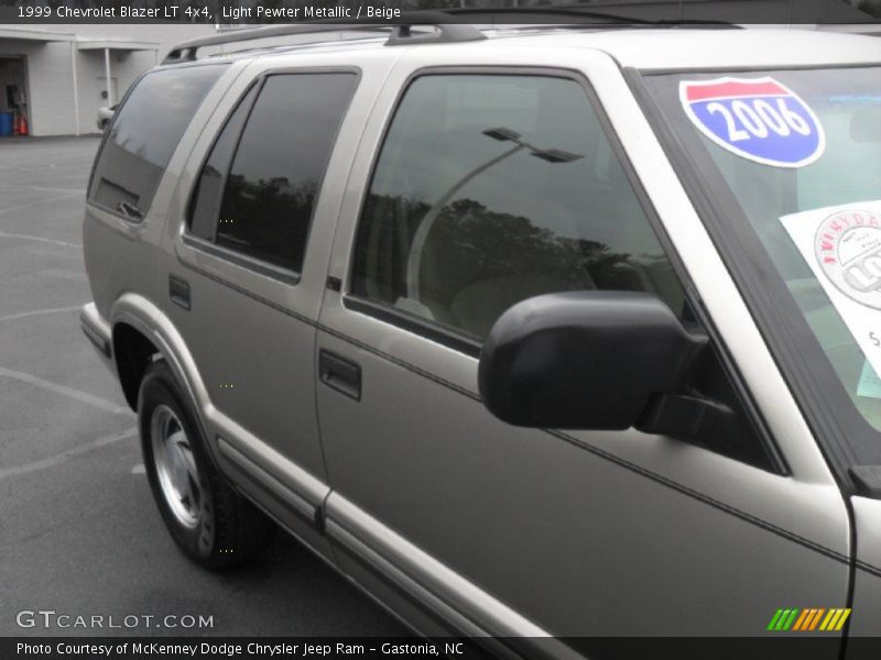 Light Pewter Metallic / Beige 1999 Chevrolet Blazer LT 4x4