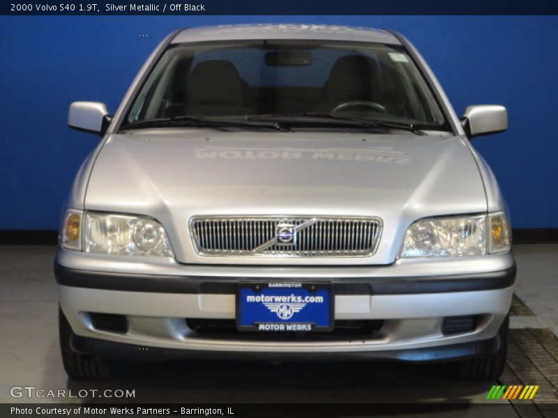 Silver Metallic / Off Black 2000 Volvo S40 1.9T