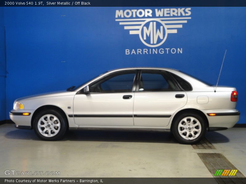 Silver Metallic / Off Black 2000 Volvo S40 1.9T