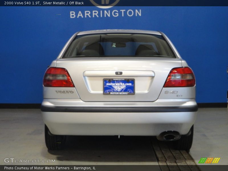 Silver Metallic / Off Black 2000 Volvo S40 1.9T