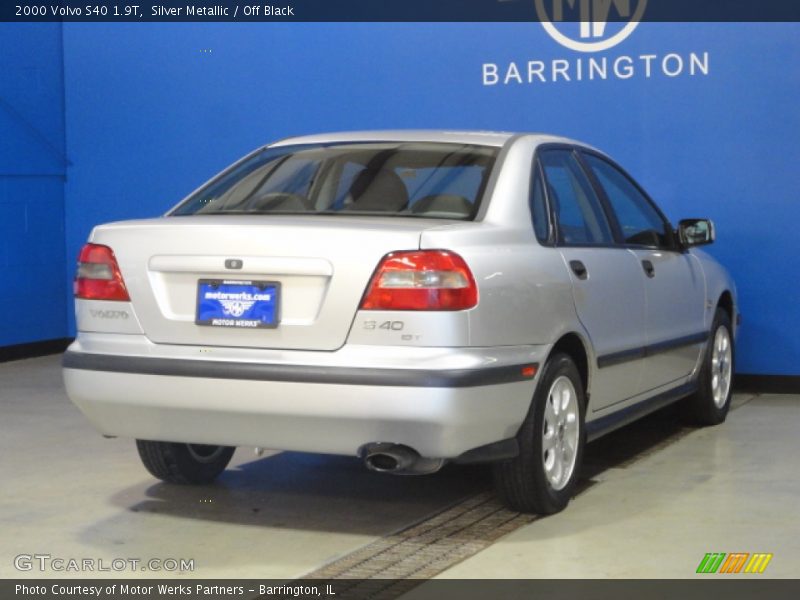 Silver Metallic / Off Black 2000 Volvo S40 1.9T