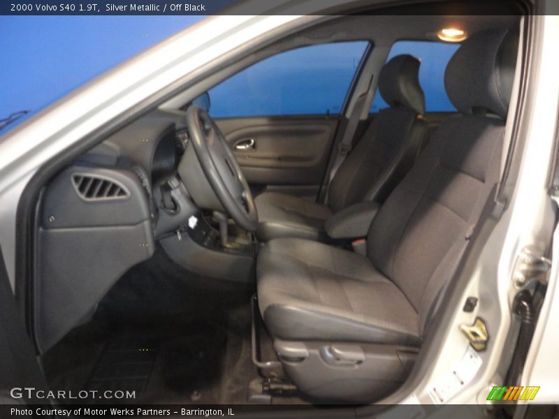Silver Metallic / Off Black 2000 Volvo S40 1.9T