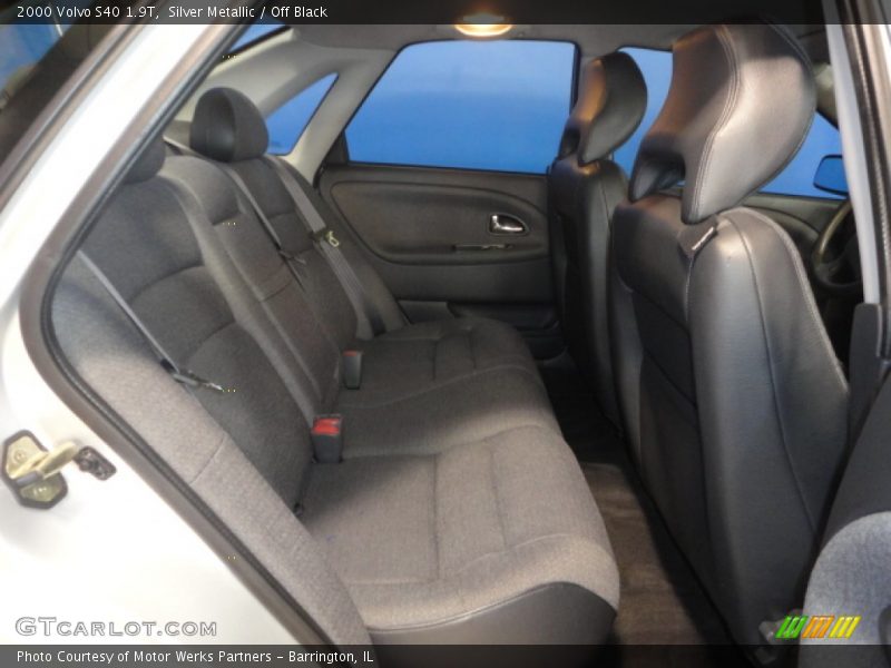 Silver Metallic / Off Black 2000 Volvo S40 1.9T