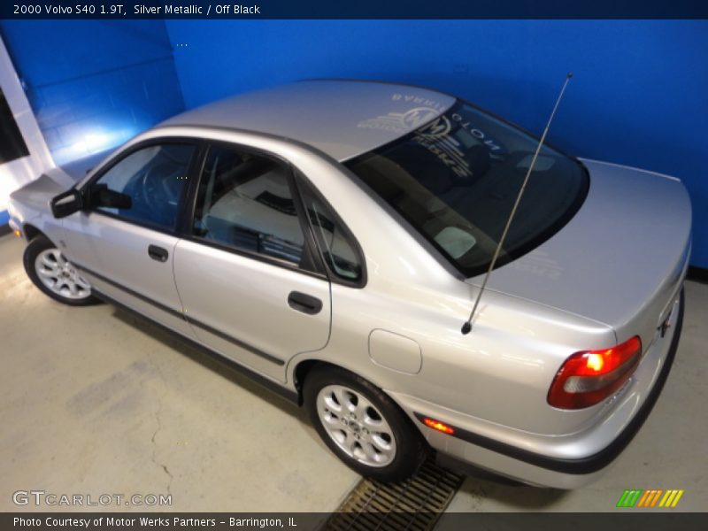 Silver Metallic / Off Black 2000 Volvo S40 1.9T