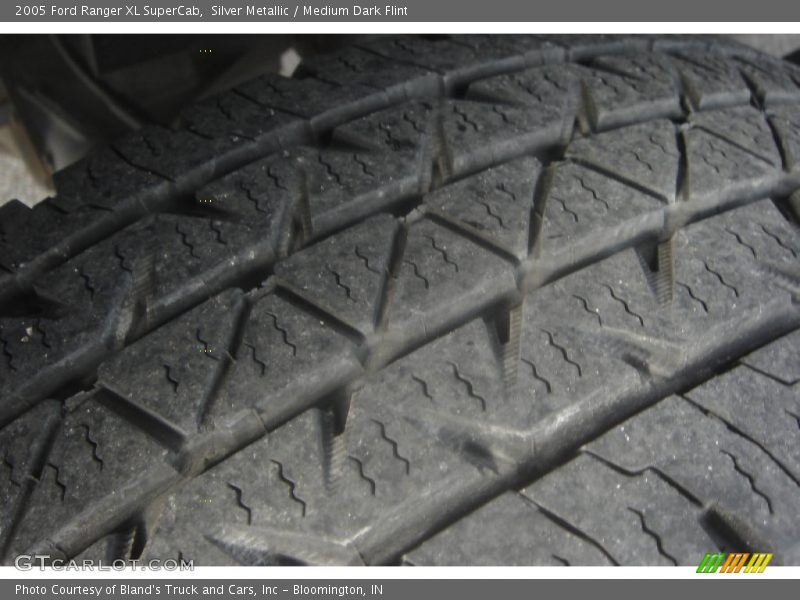 Silver Metallic / Medium Dark Flint 2005 Ford Ranger XL SuperCab