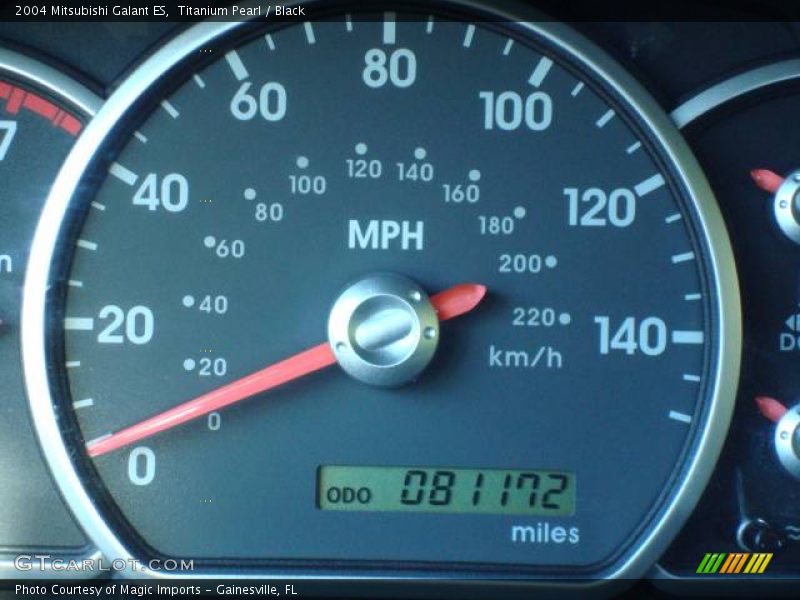 Titanium Pearl / Black 2004 Mitsubishi Galant ES