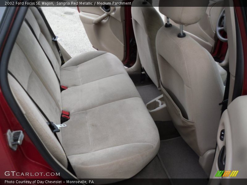 Sangria Red Metallic / Medium Parchment 2002 Ford Focus SE Wagon