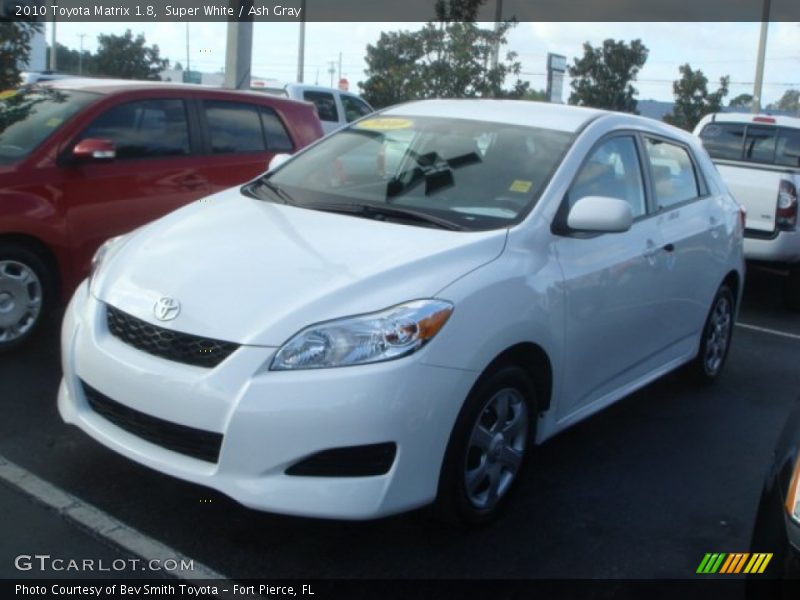 Super White / Ash Gray 2010 Toyota Matrix 1.8