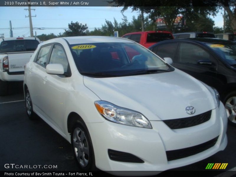 Super White / Ash Gray 2010 Toyota Matrix 1.8