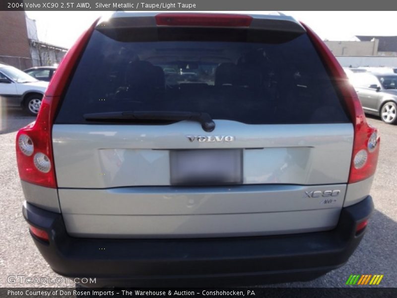 Silver Metallic / Taupe/Light Taupe 2004 Volvo XC90 2.5T AWD