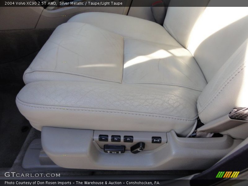 Silver Metallic / Taupe/Light Taupe 2004 Volvo XC90 2.5T AWD