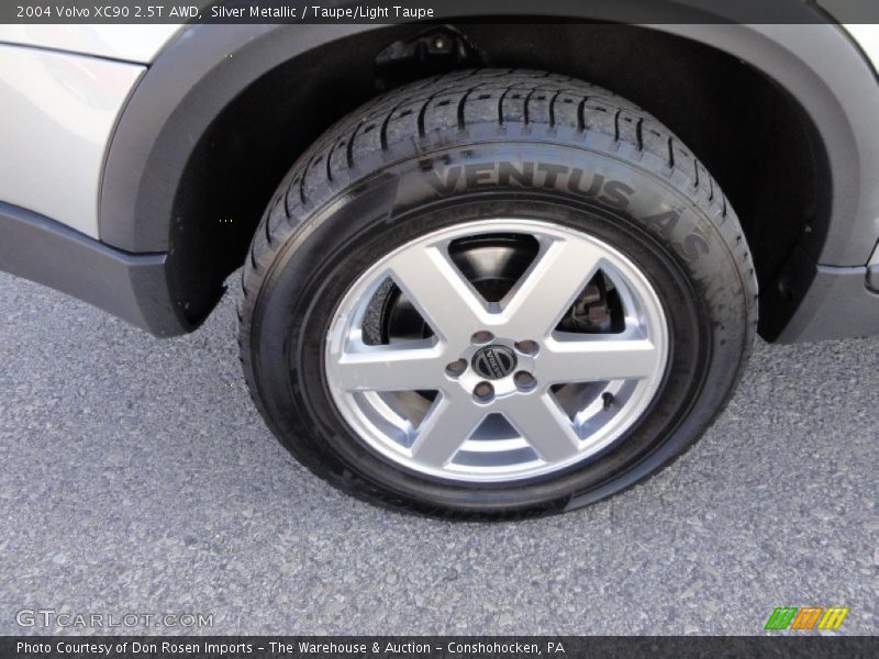 Silver Metallic / Taupe/Light Taupe 2004 Volvo XC90 2.5T AWD