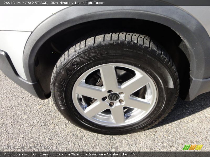 Silver Metallic / Taupe/Light Taupe 2004 Volvo XC90 2.5T AWD