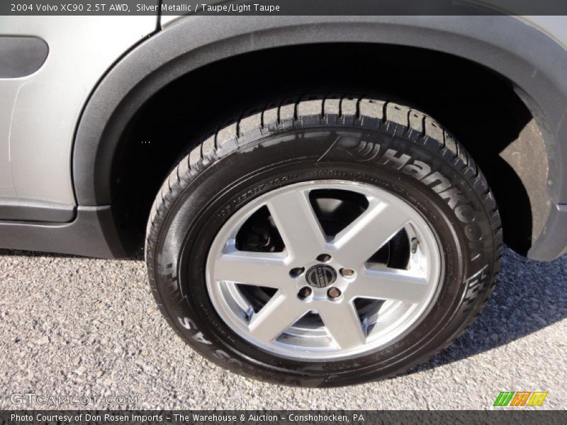 Silver Metallic / Taupe/Light Taupe 2004 Volvo XC90 2.5T AWD