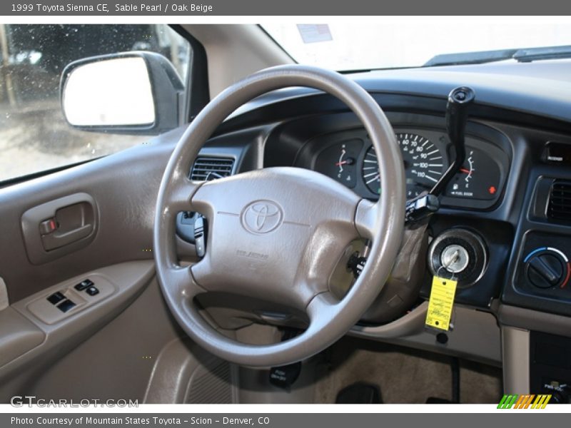 Sable Pearl / Oak Beige 1999 Toyota Sienna CE