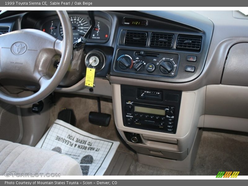 Sable Pearl / Oak Beige 1999 Toyota Sienna CE