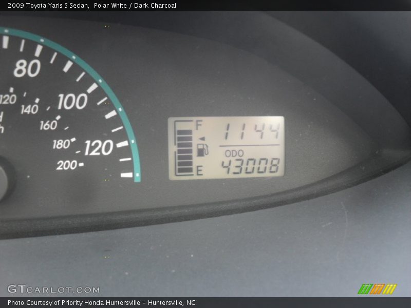 Polar White / Dark Charcoal 2009 Toyota Yaris S Sedan