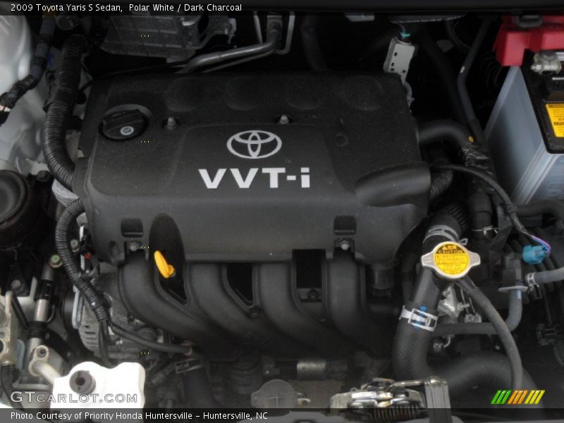 Polar White / Dark Charcoal 2009 Toyota Yaris S Sedan