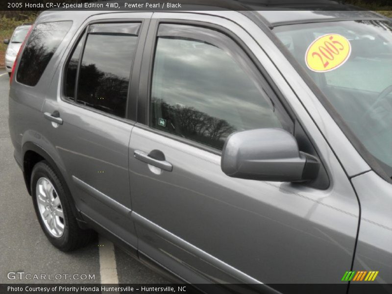 Pewter Pearl / Black 2005 Honda CR-V Special Edition 4WD