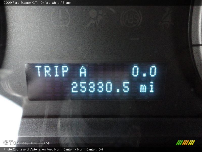 Oxford White / Stone 2009 Ford Escape XLT