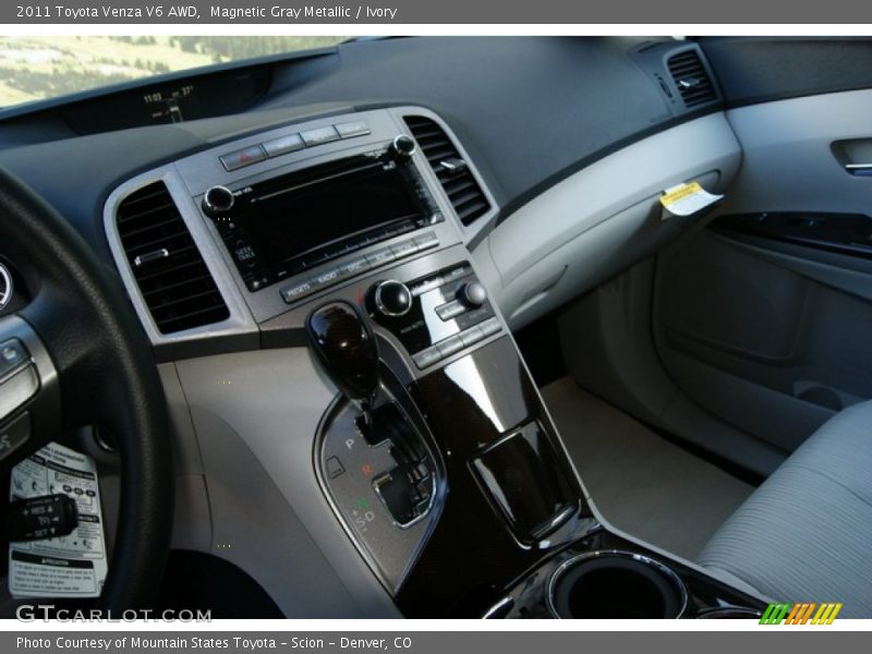 Magnetic Gray Metallic / Ivory 2011 Toyota Venza V6 AWD