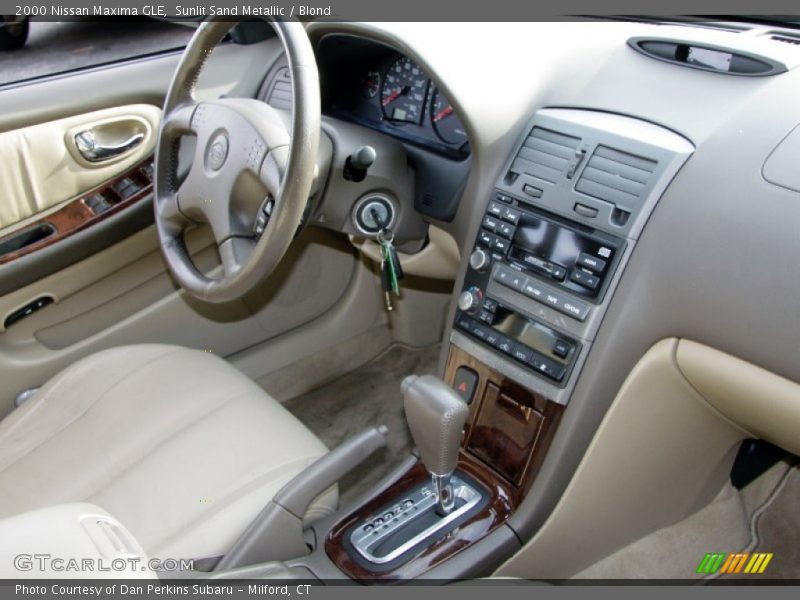 Sunlit Sand Metallic / Blond 2000 Nissan Maxima GLE