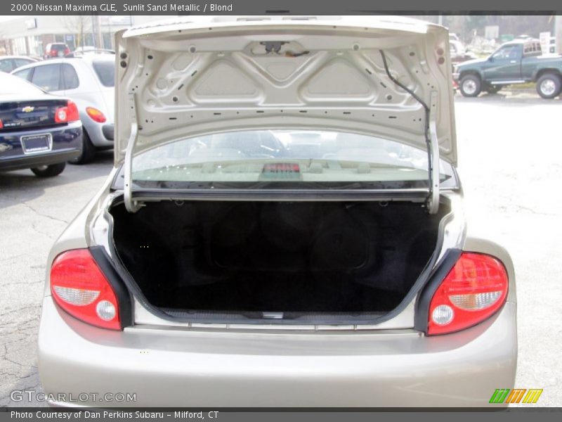 Sunlit Sand Metallic / Blond 2000 Nissan Maxima GLE