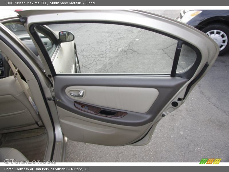 Sunlit Sand Metallic / Blond 2000 Nissan Maxima GLE