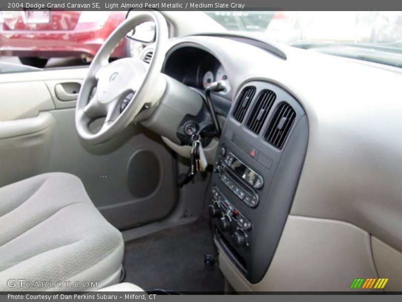 Light Almond Pearl Metallic / Medium Slate Gray 2004 Dodge Grand Caravan SE