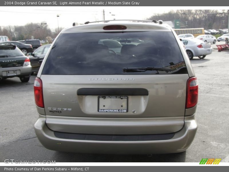 Light Almond Pearl Metallic / Medium Slate Gray 2004 Dodge Grand Caravan SE