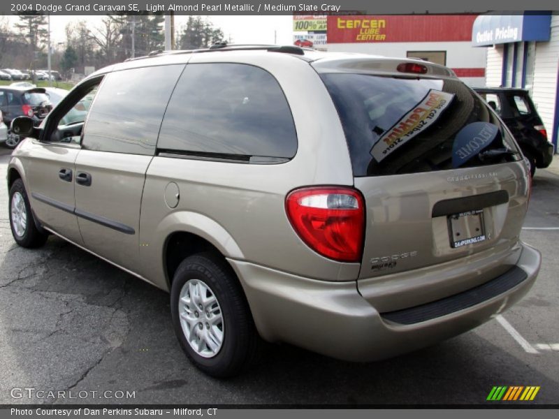 Light Almond Pearl Metallic / Medium Slate Gray 2004 Dodge Grand Caravan SE
