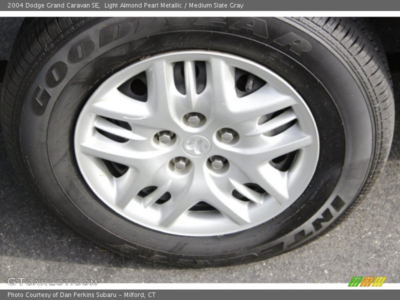 Light Almond Pearl Metallic / Medium Slate Gray 2004 Dodge Grand Caravan SE