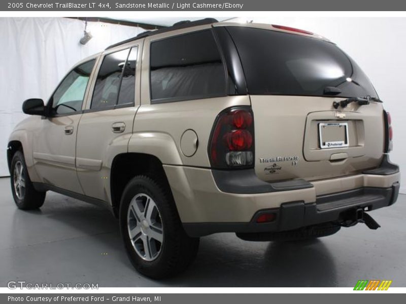 Sandstone Metallic / Light Cashmere/Ebony 2005 Chevrolet TrailBlazer LT 4x4