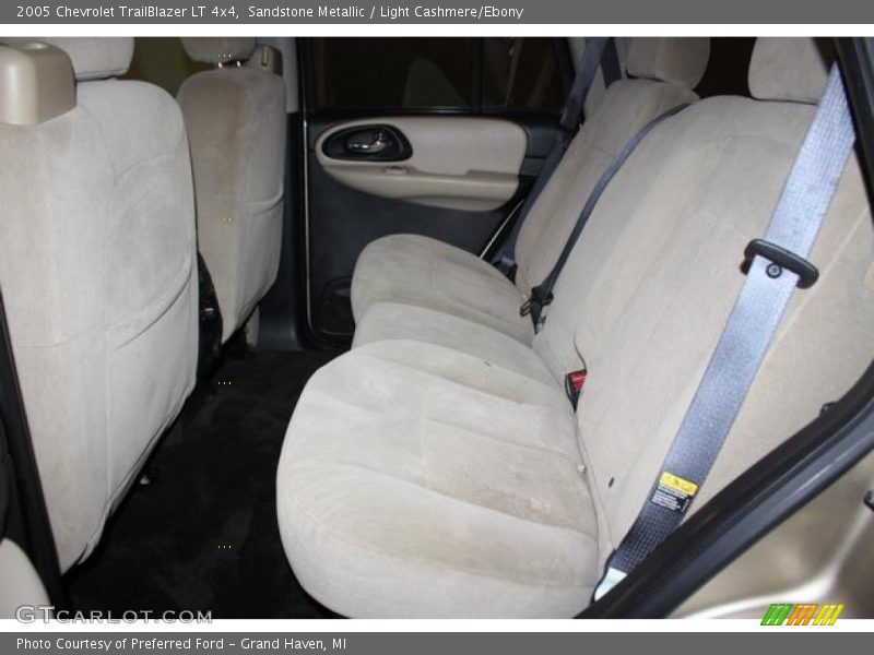 Sandstone Metallic / Light Cashmere/Ebony 2005 Chevrolet TrailBlazer LT 4x4
