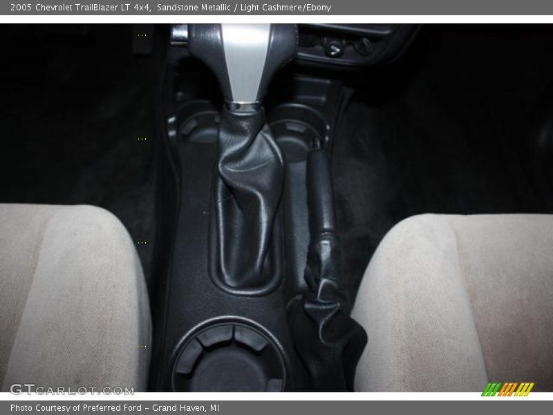 Sandstone Metallic / Light Cashmere/Ebony 2005 Chevrolet TrailBlazer LT 4x4