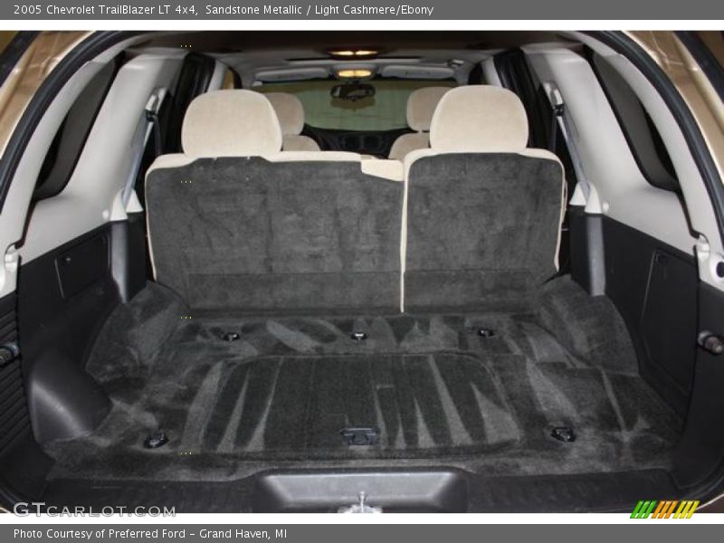 Sandstone Metallic / Light Cashmere/Ebony 2005 Chevrolet TrailBlazer LT 4x4