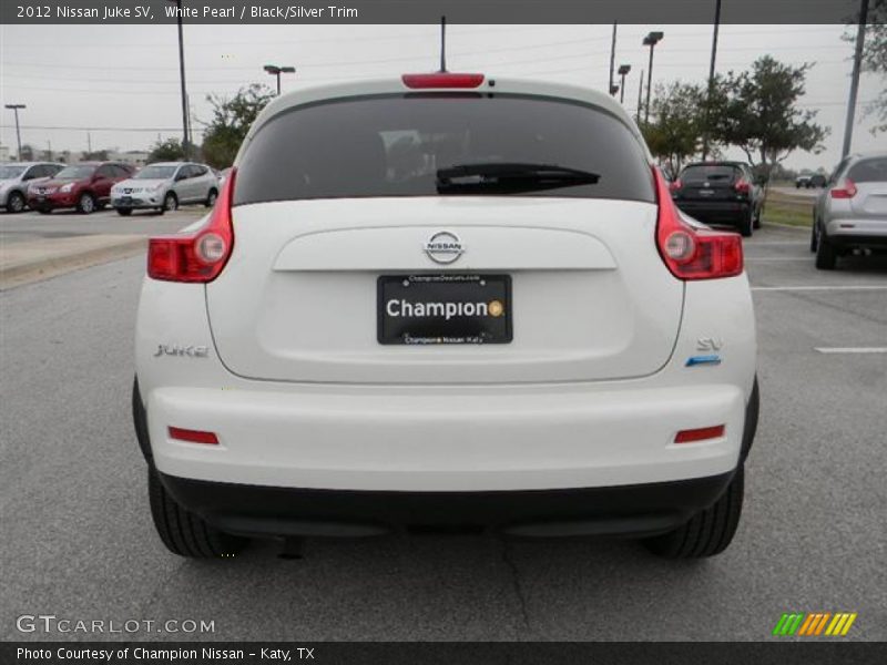 White Pearl / Black/Silver Trim 2012 Nissan Juke SV
