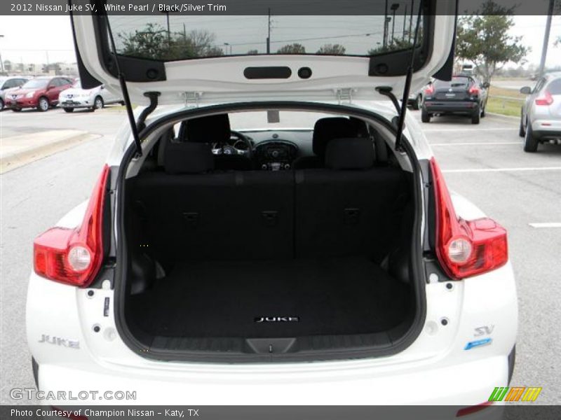 White Pearl / Black/Silver Trim 2012 Nissan Juke SV