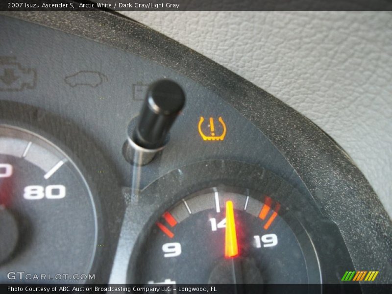 Arctic White / Dark Gray/Light Gray 2007 Isuzu Ascender S