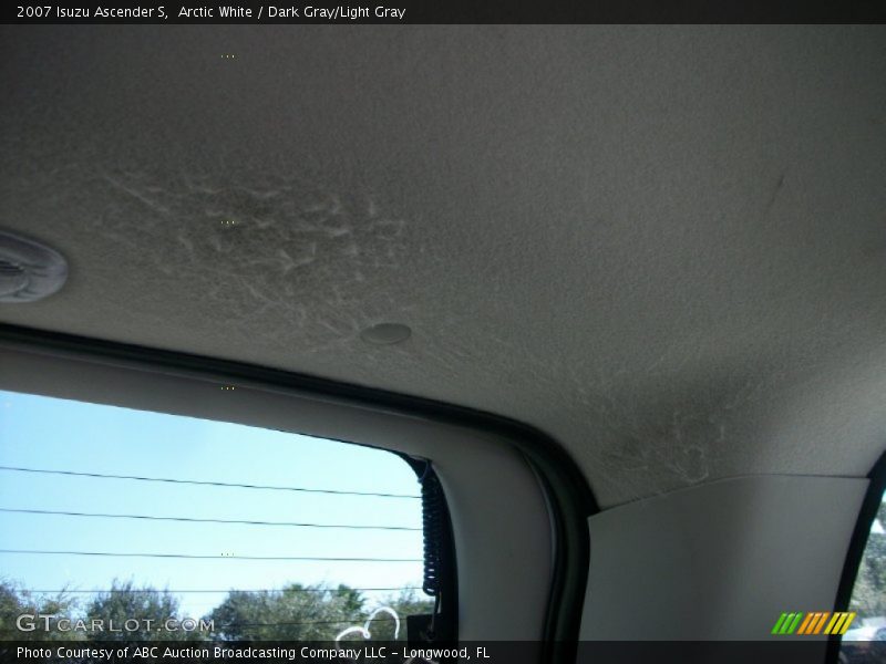 Arctic White / Dark Gray/Light Gray 2007 Isuzu Ascender S