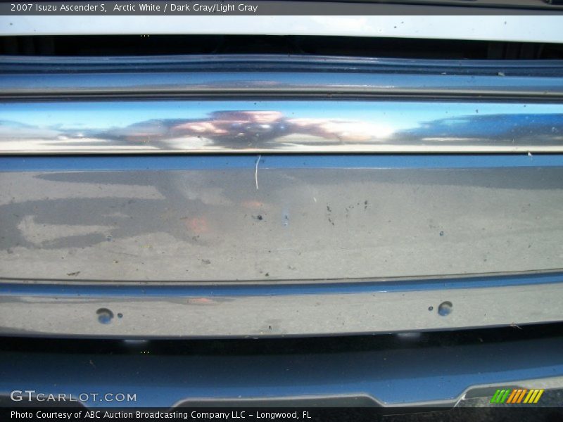 Arctic White / Dark Gray/Light Gray 2007 Isuzu Ascender S