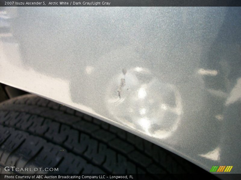 Arctic White / Dark Gray/Light Gray 2007 Isuzu Ascender S