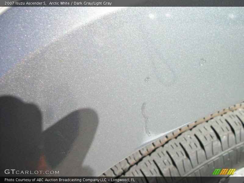 Arctic White / Dark Gray/Light Gray 2007 Isuzu Ascender S