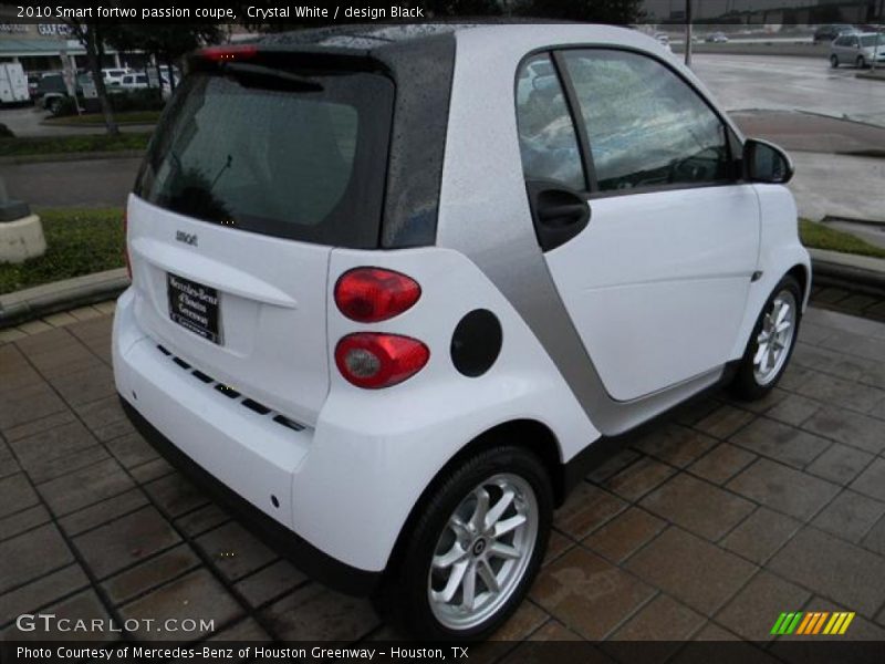 Crystal White / design Black 2010 Smart fortwo passion coupe