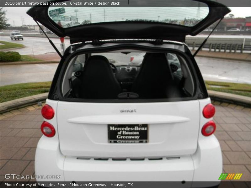 Crystal White / design Black 2010 Smart fortwo passion coupe