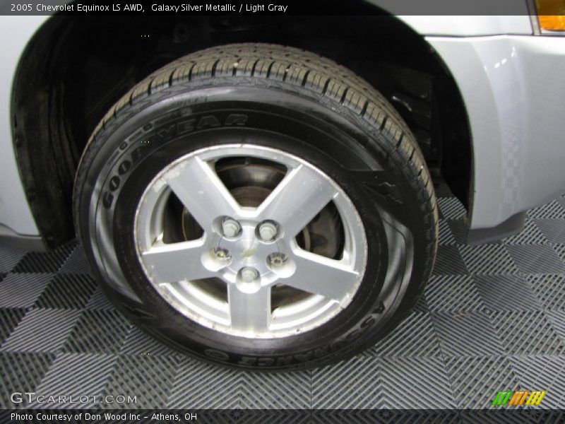 Galaxy Silver Metallic / Light Gray 2005 Chevrolet Equinox LS AWD